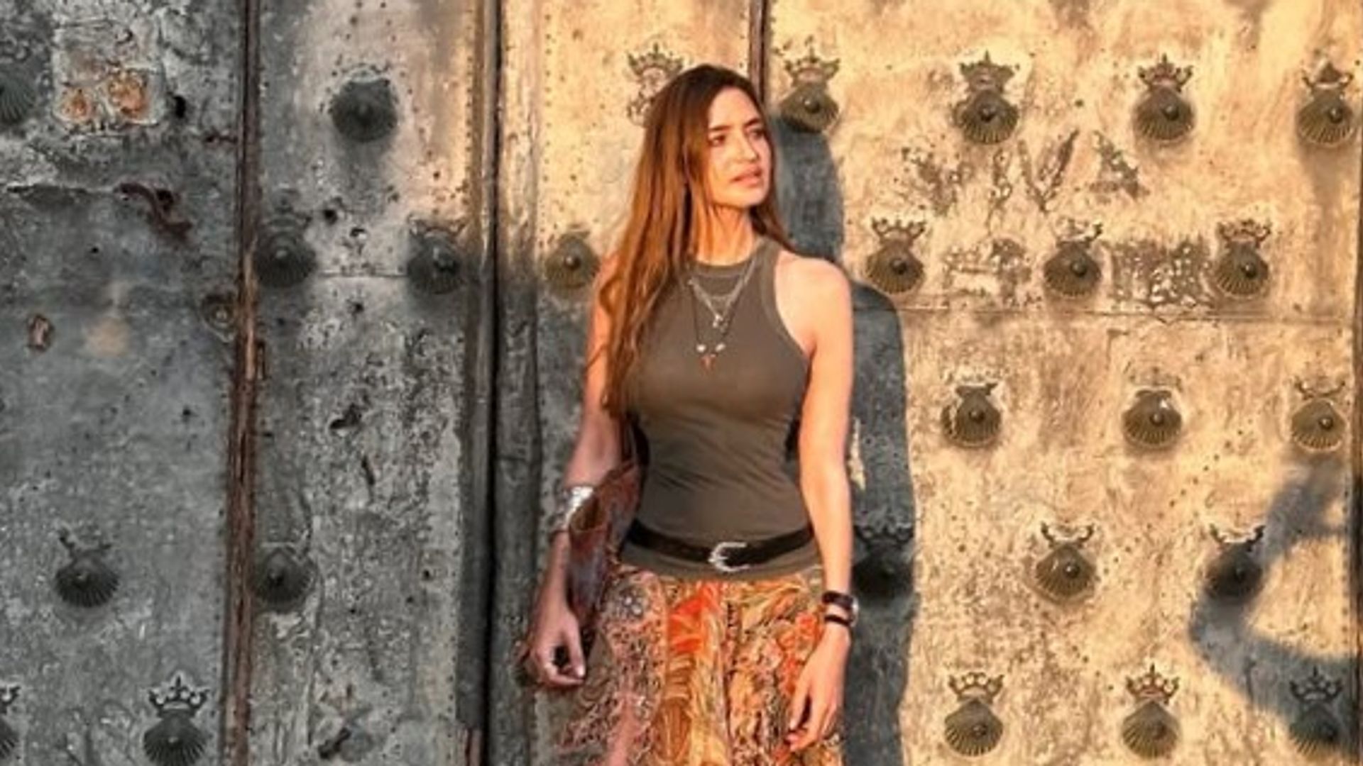 Sara Carbonero con look bohemio en Cuenca.