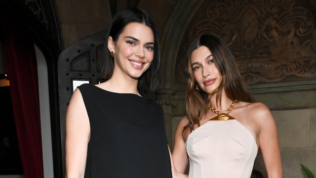 Kendall Jenner y Hailey Bieber en el Chateau Marmont de Los Ángeles