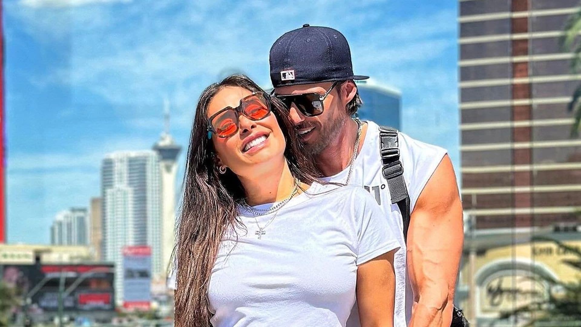 La conductora reveló que visitó con su novio, Isaac Moreno, una clínica en Barcelona donde la ayudarán a cumplir su sueño.