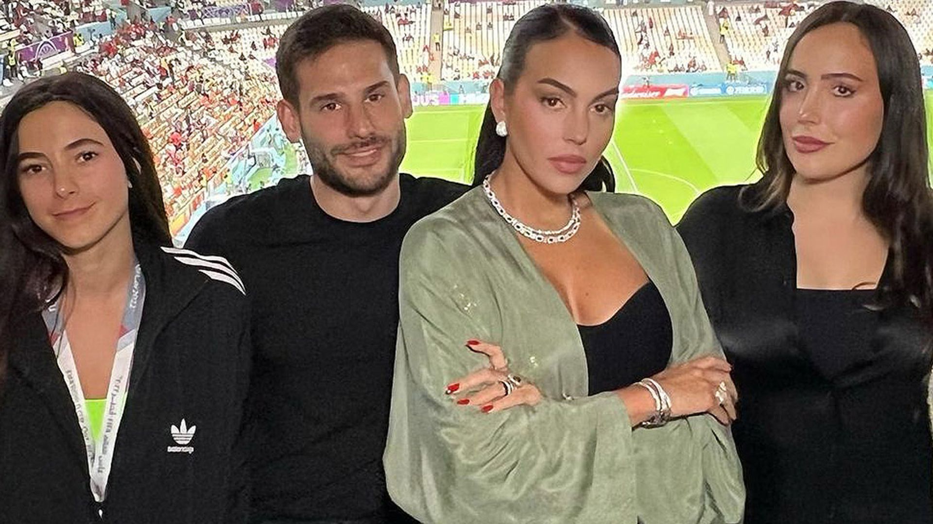Georgina Rodríguez celebra la Navidad con sus amigos en una cena ¡con talismanes incluidos!