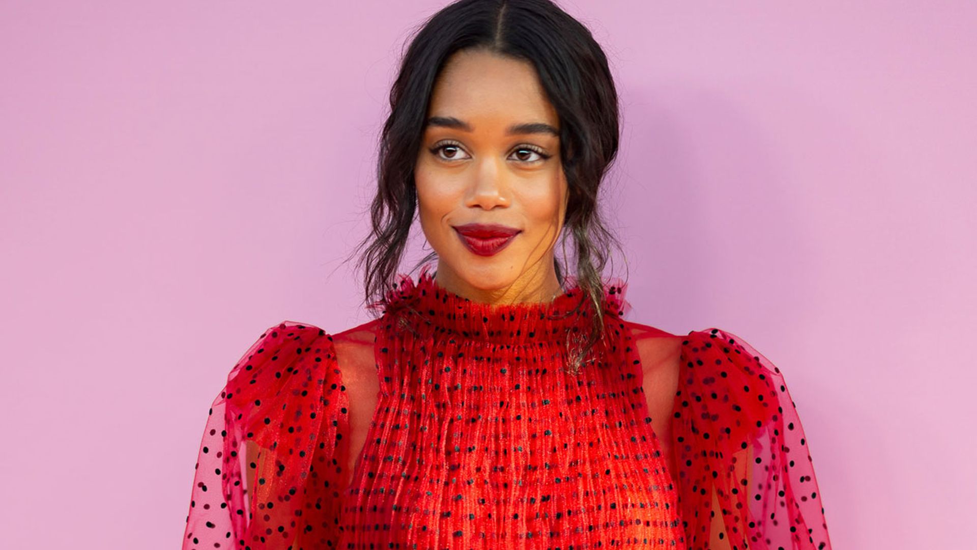 Laura Harrier, la actriz que triunfa en Hollywood con el 'menos es más'
