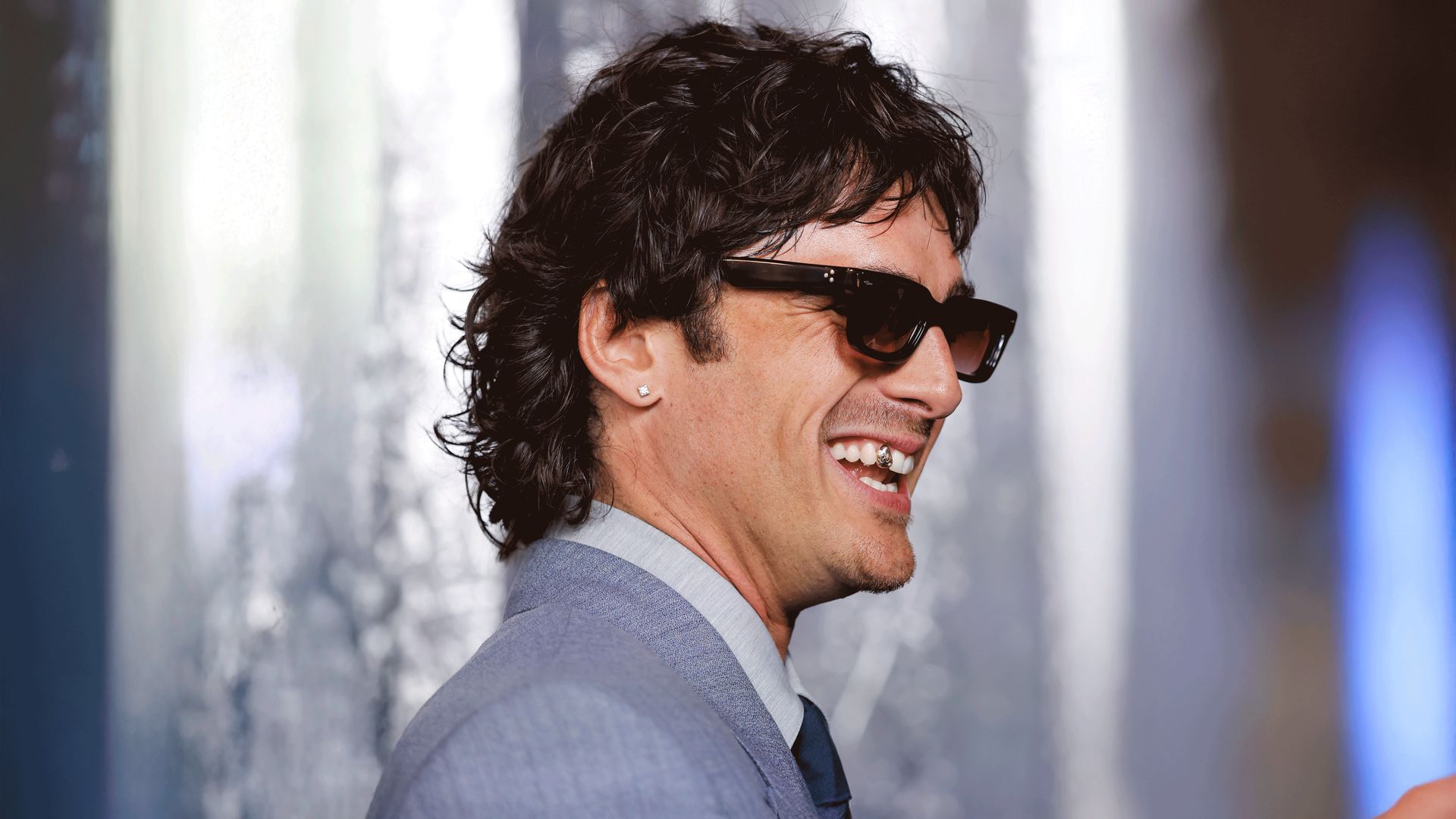 Jacob Elordi vuelve a poner de moda los grillz: la tendencia que preocupa a los dentistas