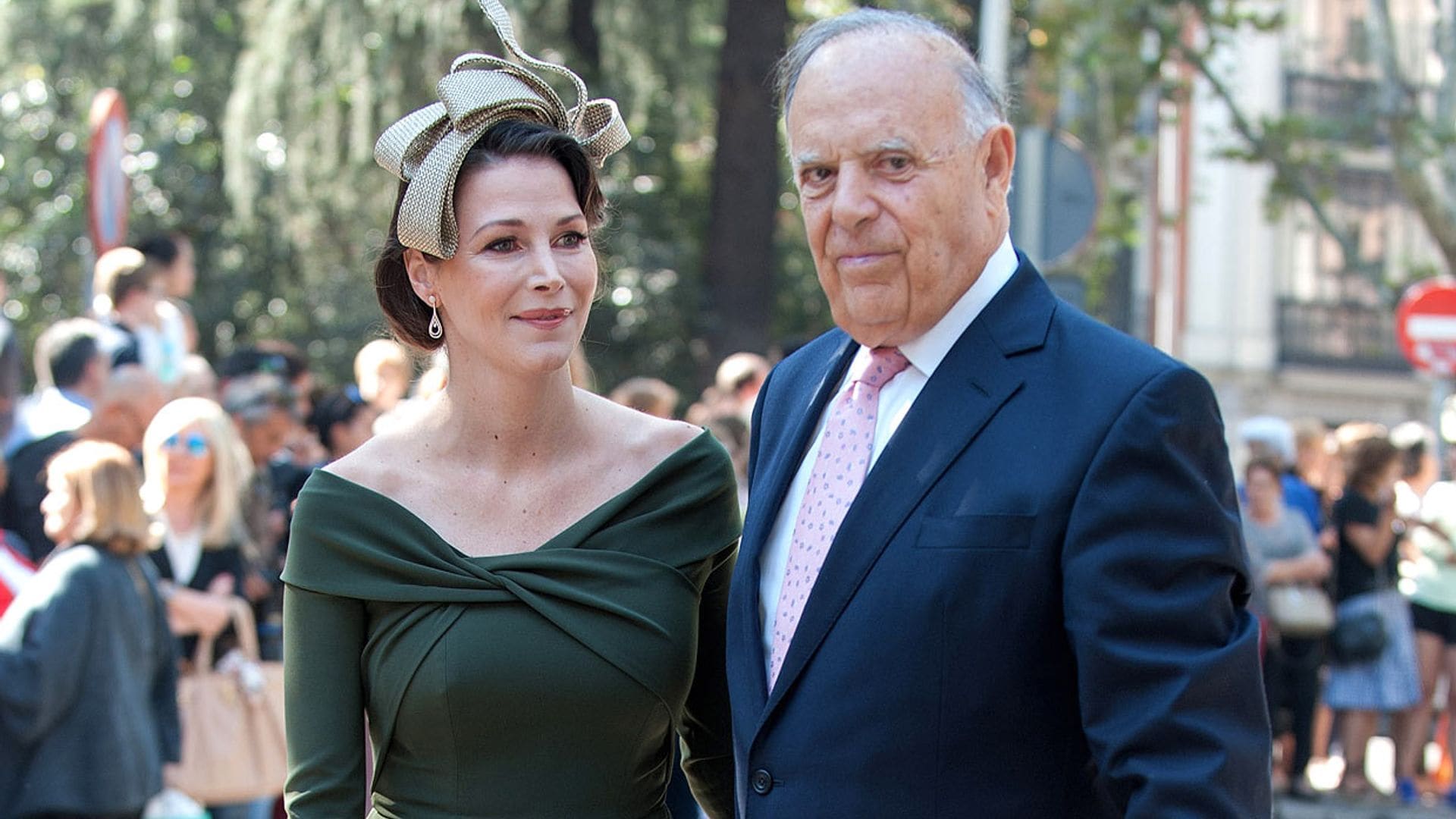 Los Marqueses de Griñón reaparecen juntos y muy cariñosos en una boda