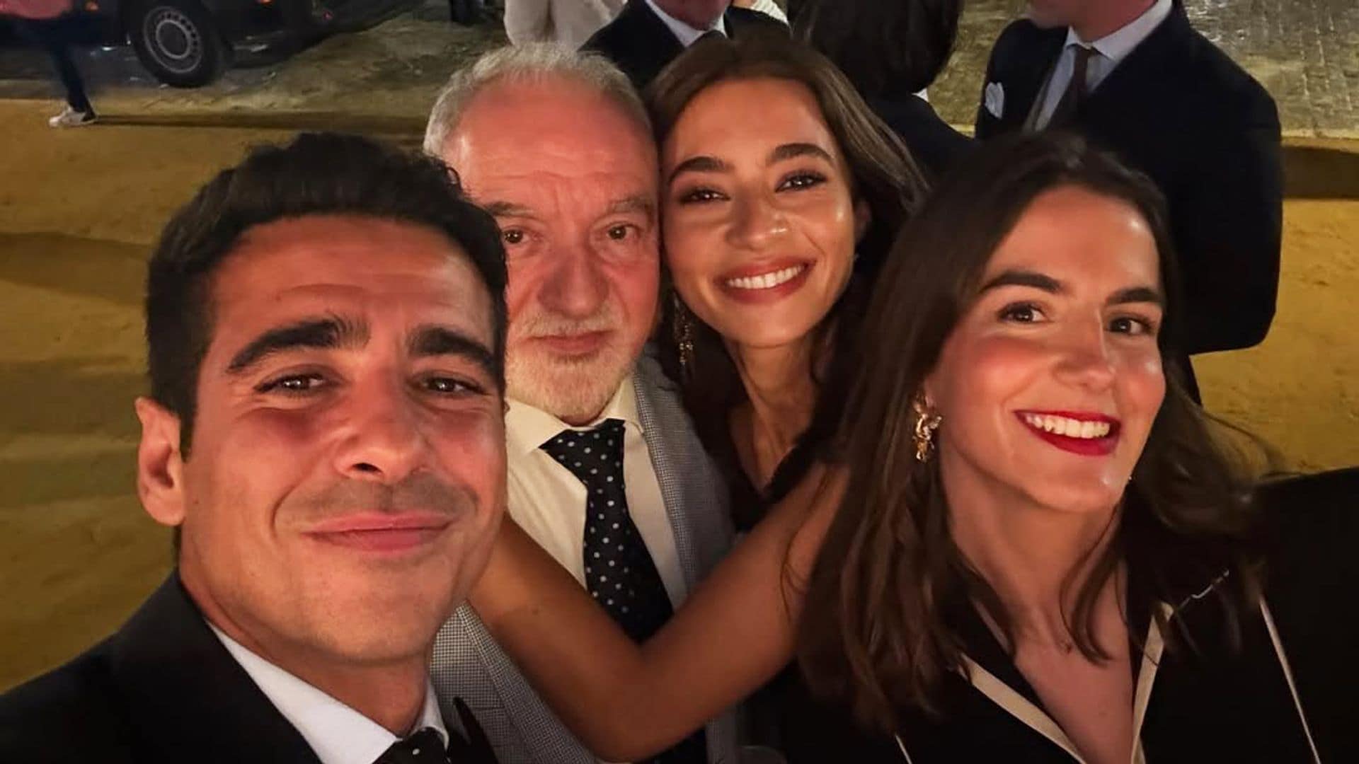 Alberto Herrera y Blanca Llandres, prima de Lourdes Montes, disfrutan de su primera Feria como novios  