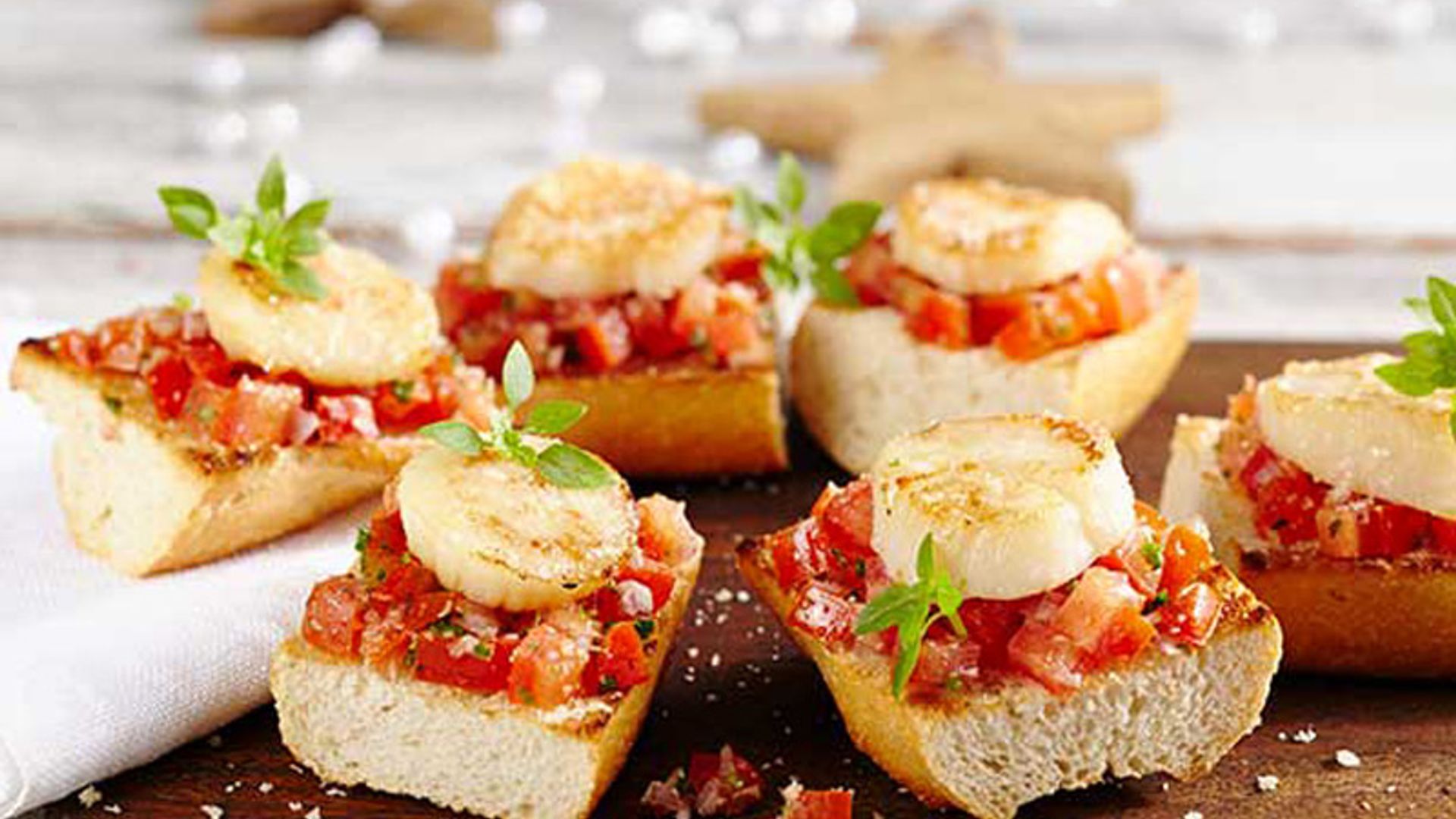 Vieiras a la plancha con tartar de tomate