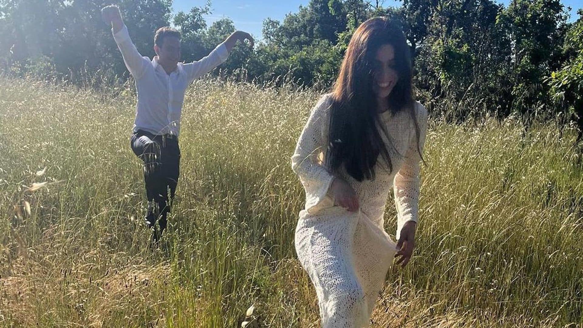 La periodista Carlota Velasco se casa con un vestido semitransparente que llevó Sara Carbonero