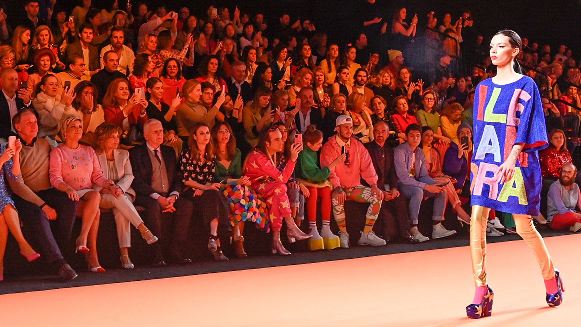 Alejandra Rubio se sube a la pasarela de la mano de Agatha Ruiz de la Prada