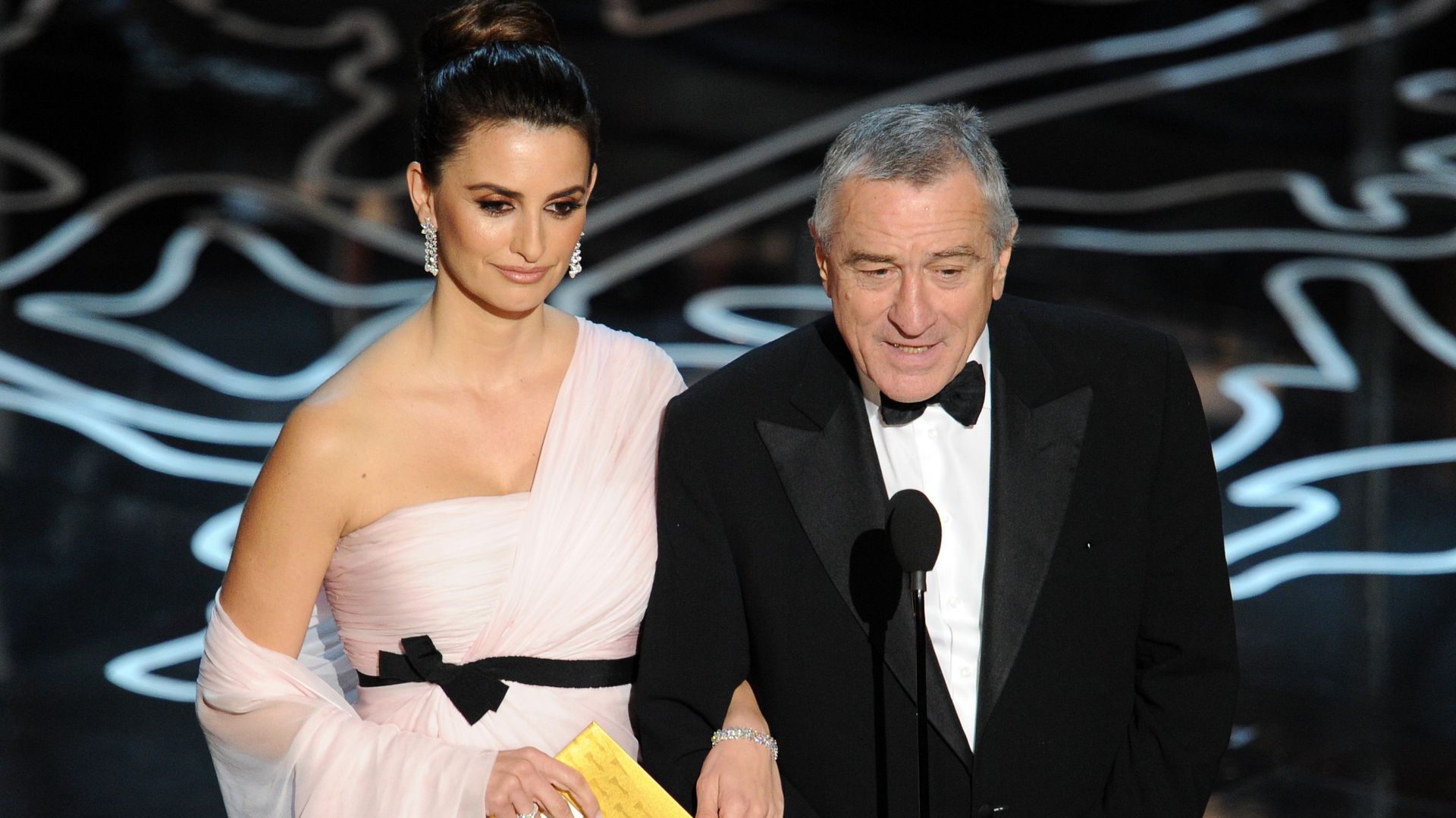 Del desliz con Penélope Cruz a la bofetada de Will Smith: los 15 momentos más controvertidos