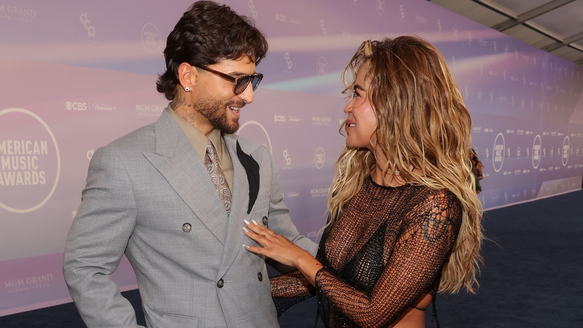 Maluma y Karol G en los American Music Awards 2026 en la MGM Grand Garden Arena, en Las Vegas, el 25 de mayo de 2026.