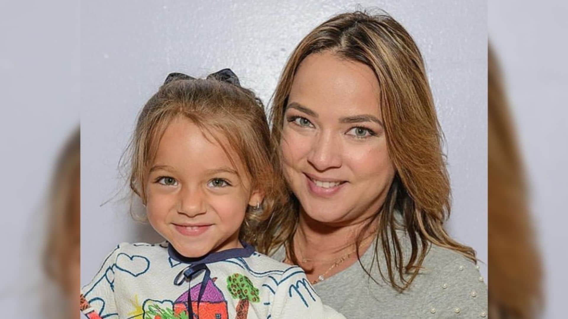 Alaïa, la hija de Adamari López, sigue sorprendiendo en sus clases de equitación