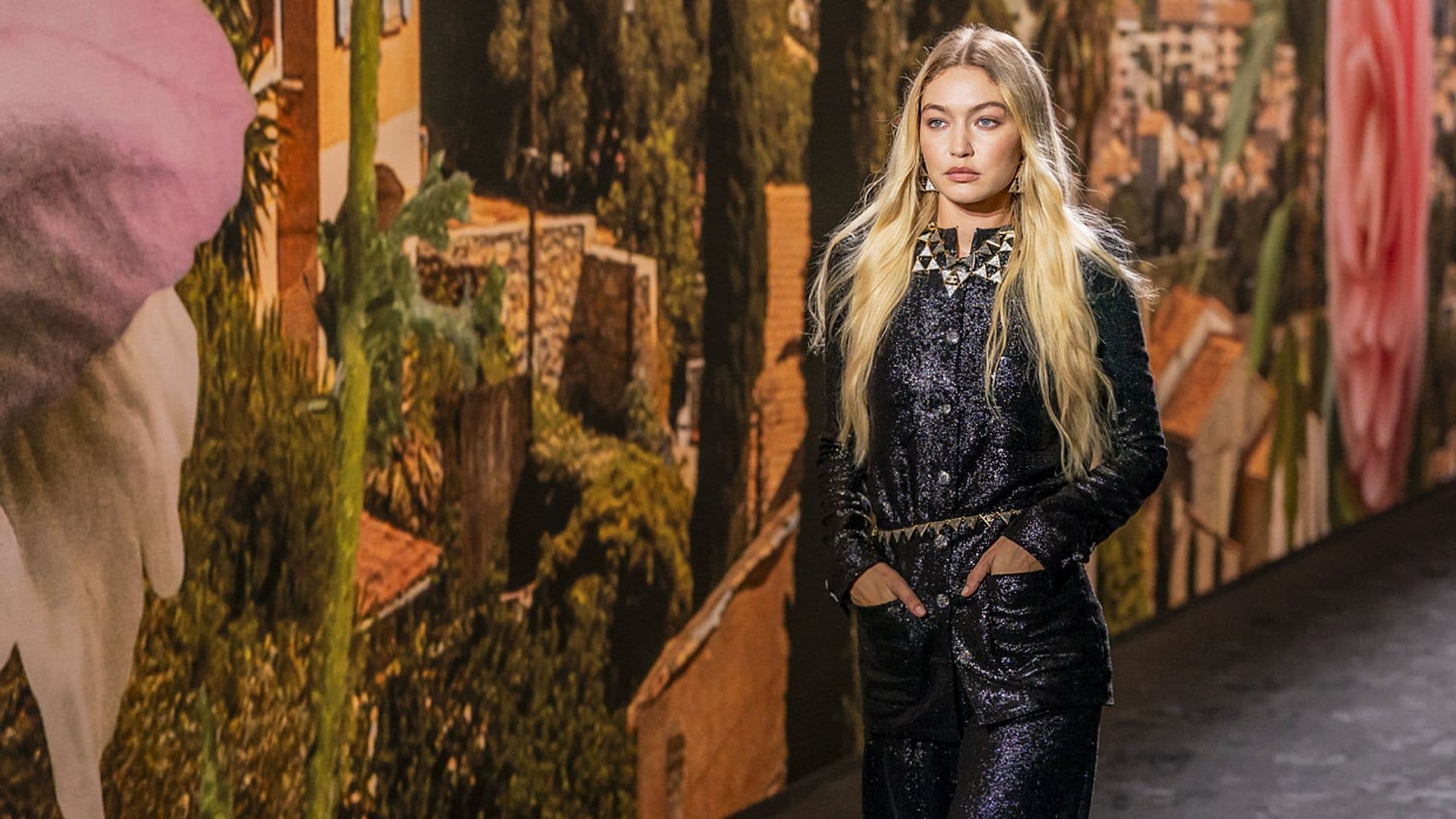 Gigi Hadid se une a la búsqueda de la comodidad que propone Chanel en París