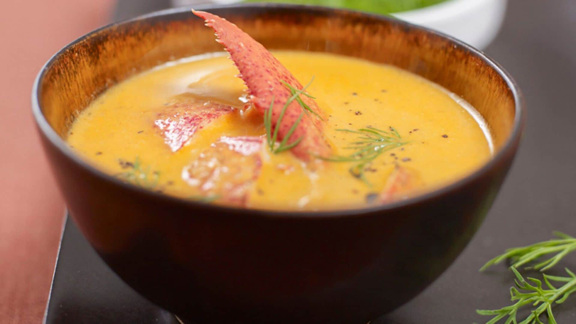Crema de langosta con eneldo