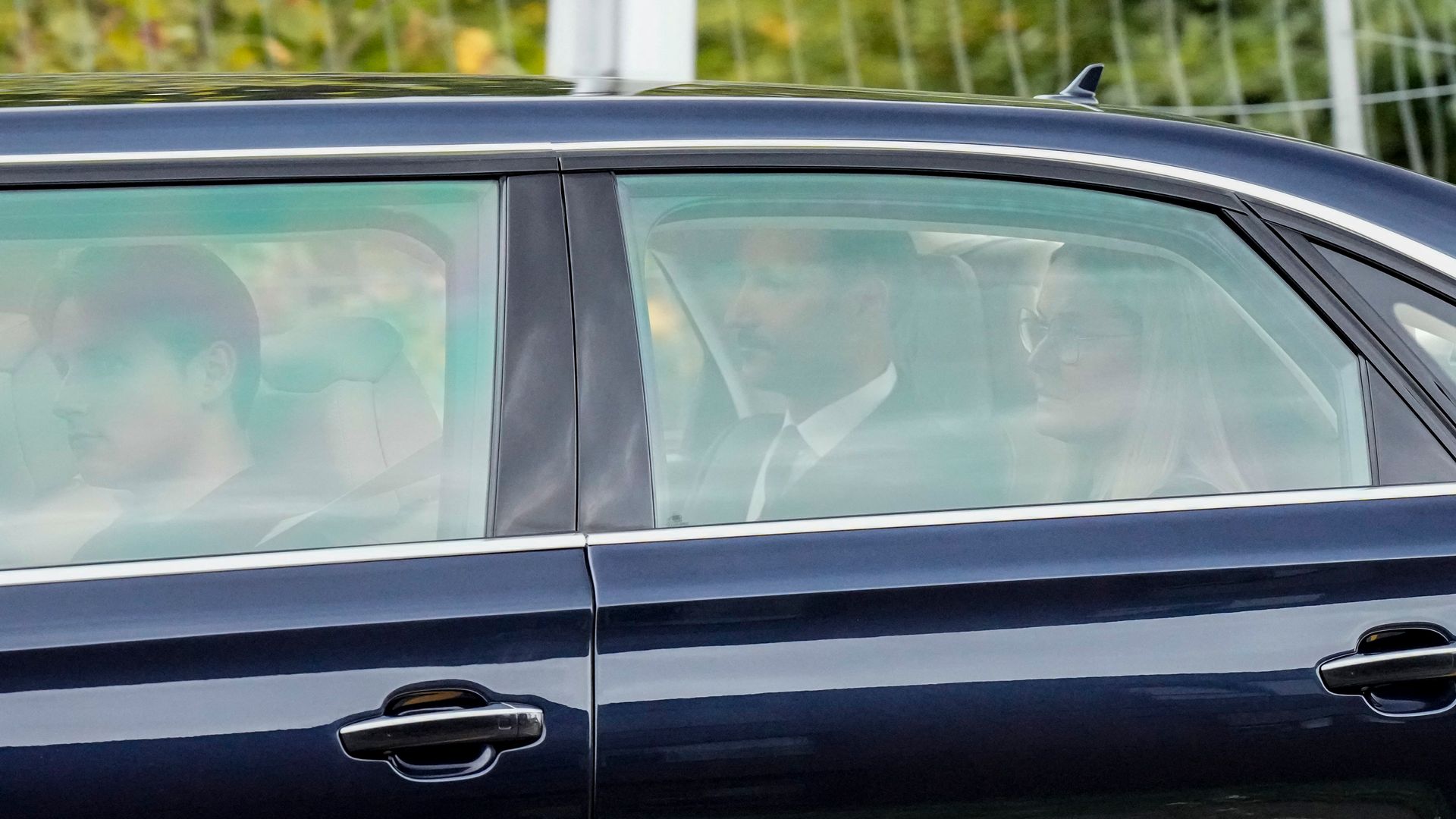 EN DIRECTO. Haakon y Mette-Marit de Noruega abandonan en el hospital en el que ha muerto el rey Harald