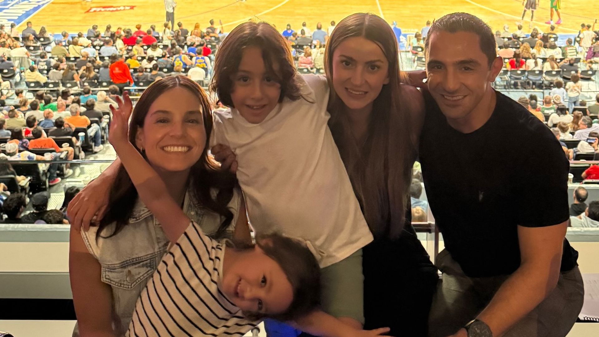 Tania Rincón y su familia