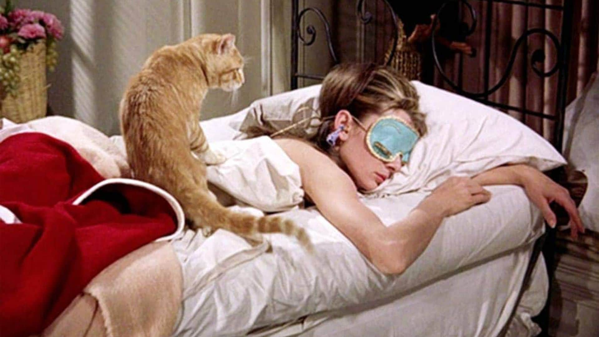 Estos son los beneficios de dormir con antifaz según expertos
