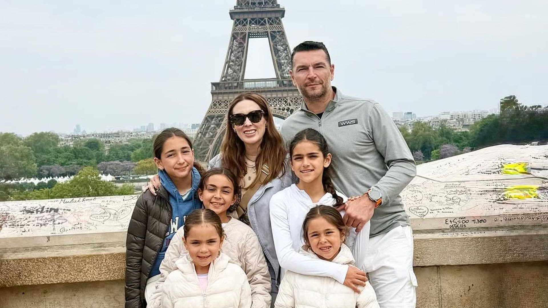 De África a París, Jacky Bracamontes continúa con sus vacaciones familiares