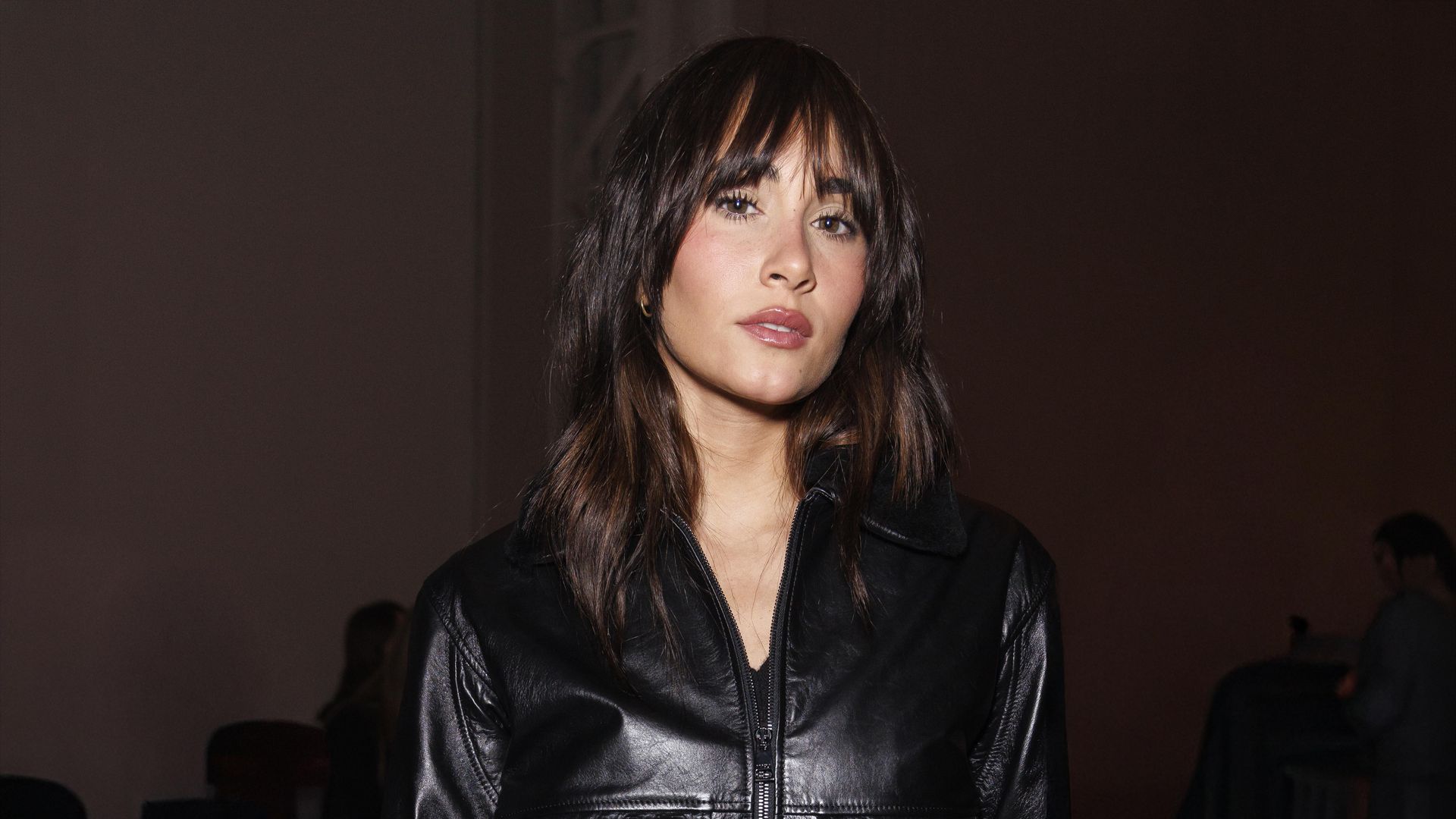 Aitana reafirma su estatus de superestrella y conquista Milan Fashion Week con un cañero look de cuero