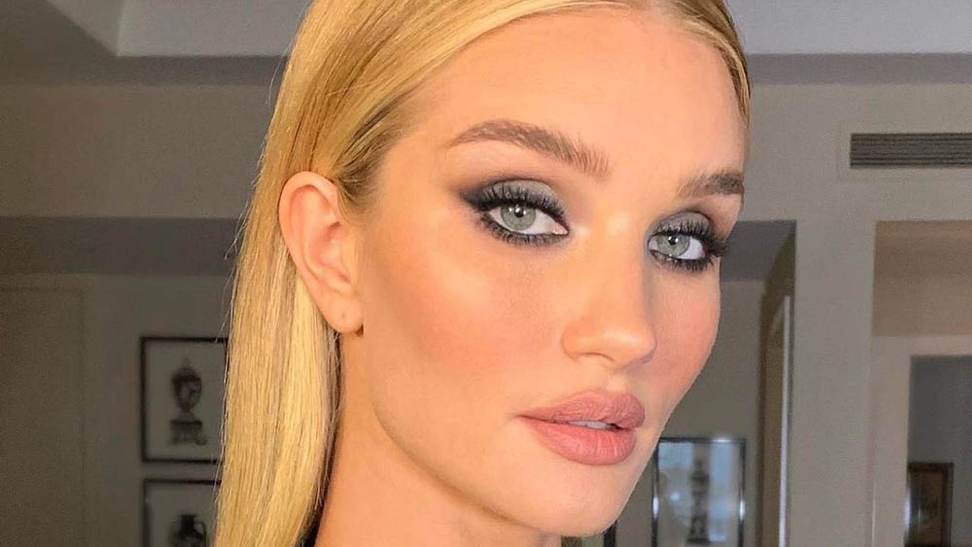 Si nunca te sale bien el 'eyeliner' tienes que probar el paso final mágico