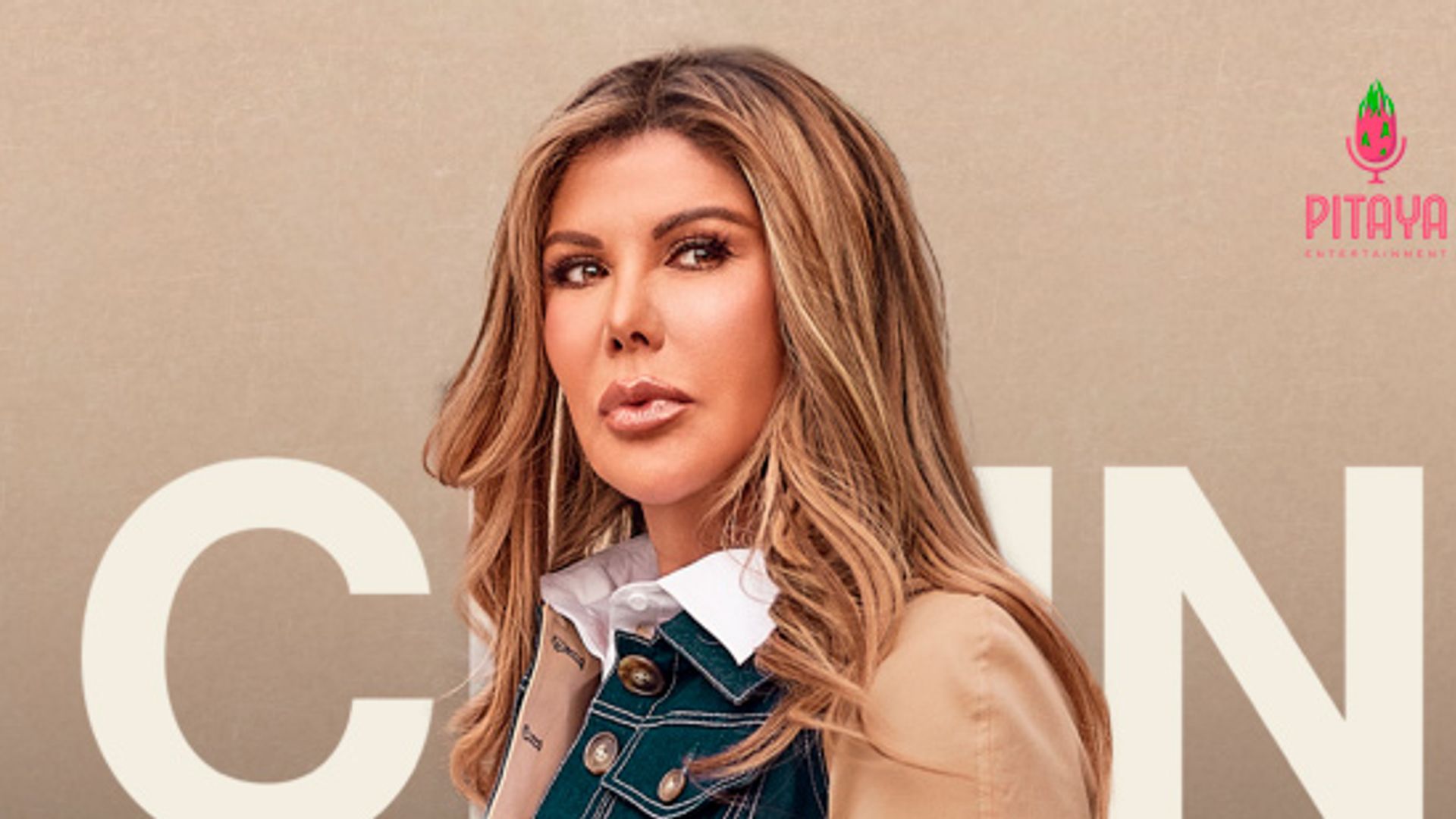 Adriana Gallardo en su podcast 'ChingonaMente'