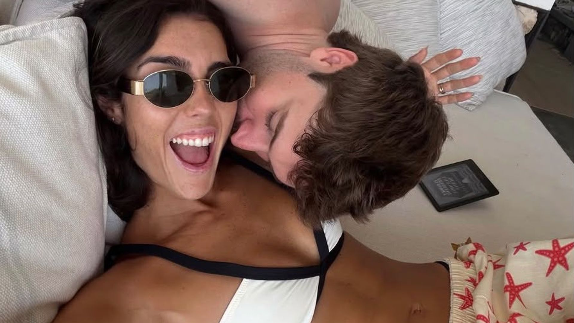Algunos momentos capturados por la 'influencer' de su último verano de novios entre los preparativos, listos para convertirse este fin de semana en marido y mujer
