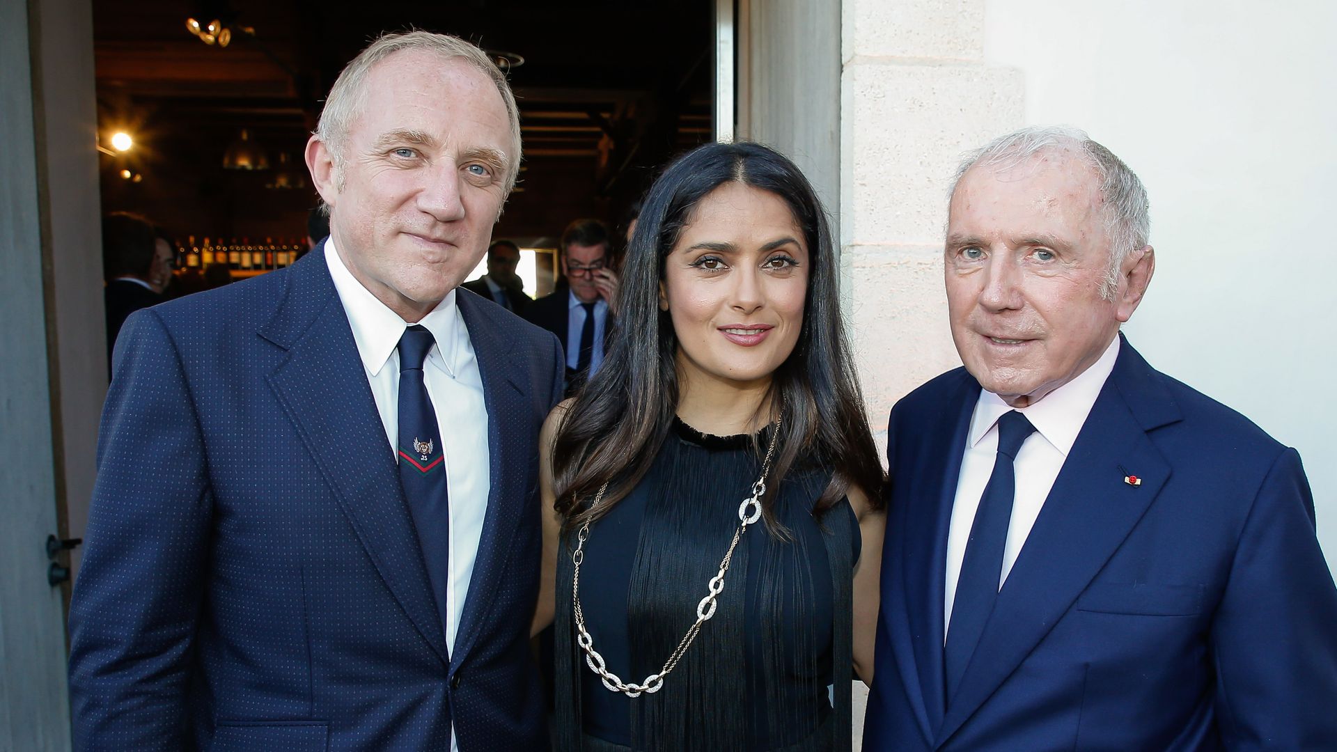 Salma Hayek dedica un cariñoso mensaje a su suegro por su cumpleaños 89