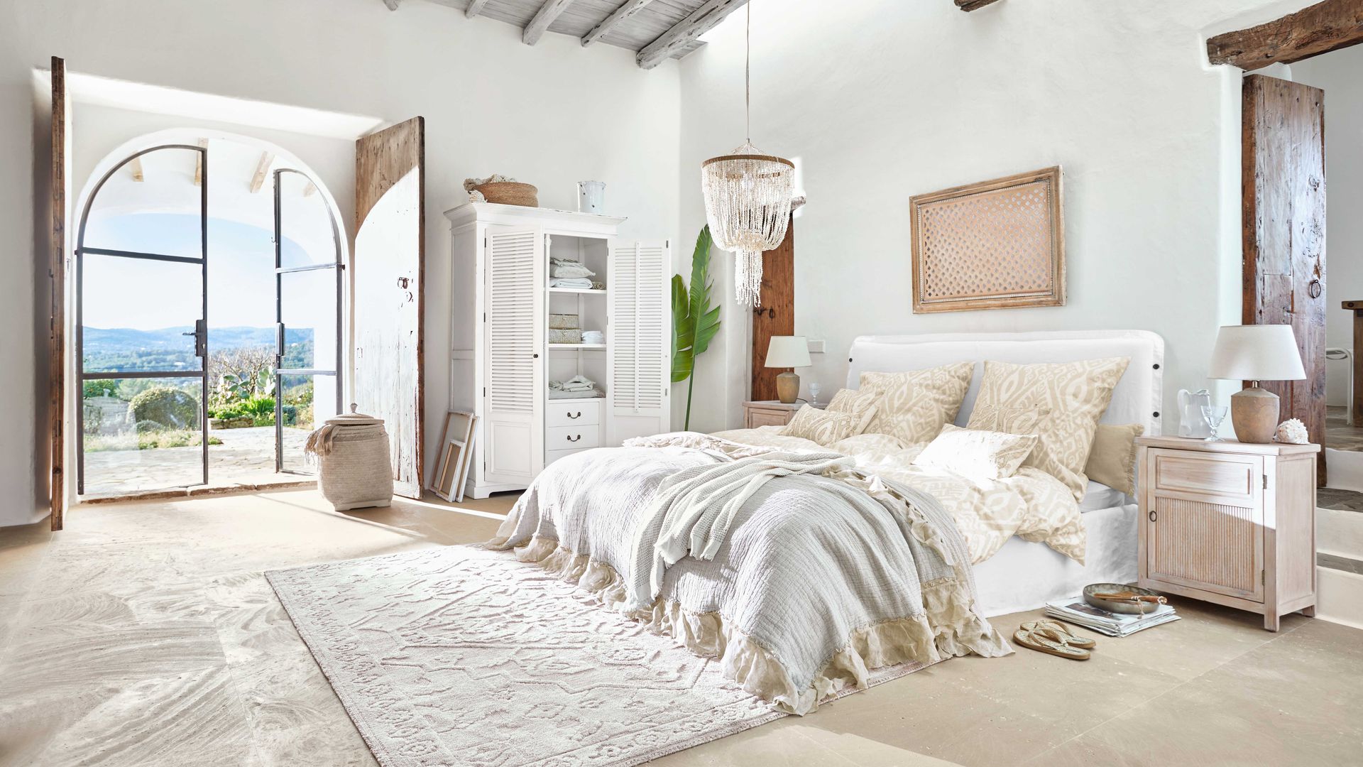 12 ideas para un dormitorio fresco y acogedor este verano: decora con estilo sin renunciar al confort