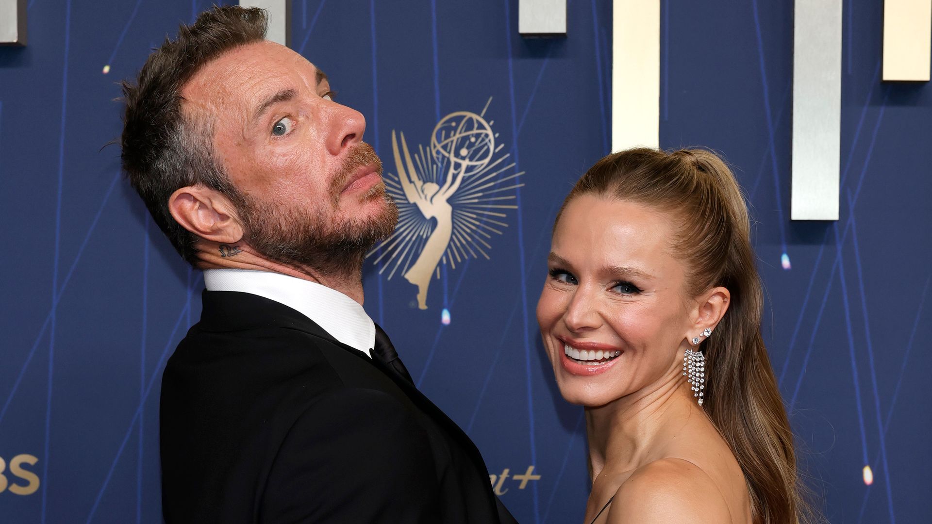 El amor está en los premios Emmy 2025: así han desfilado las parejas por la alfombra roja de los galardones televisivos