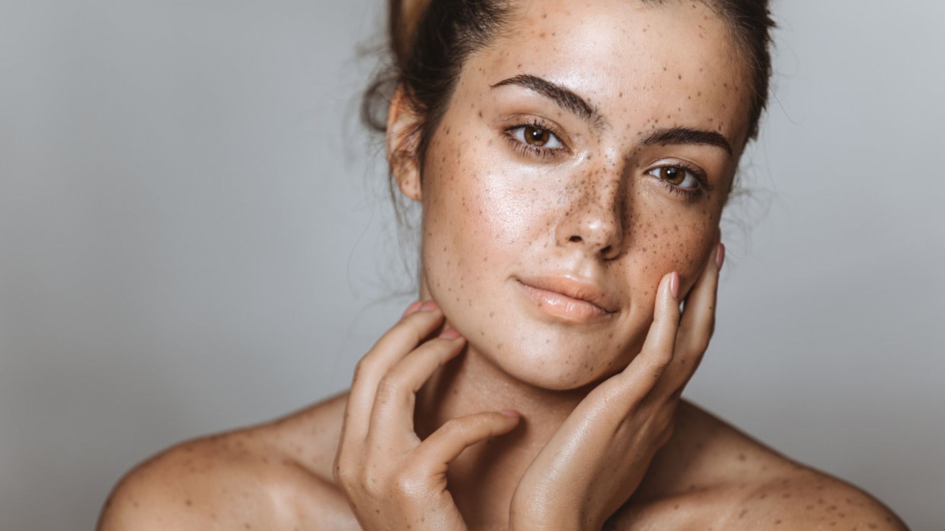 El poder antiarrugas del retinol y los mejores cosméticos que confirman su eficacia