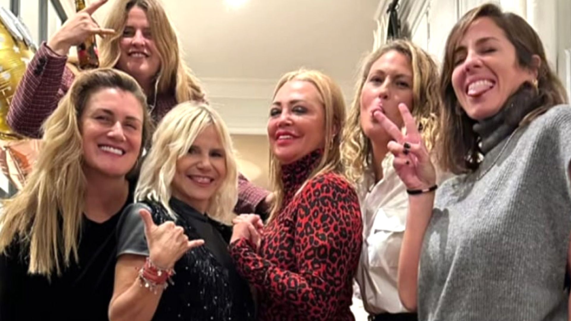 Belén Esteban celebra su 49 cumpleaños rodeada de amigos... y con algunas ausencias