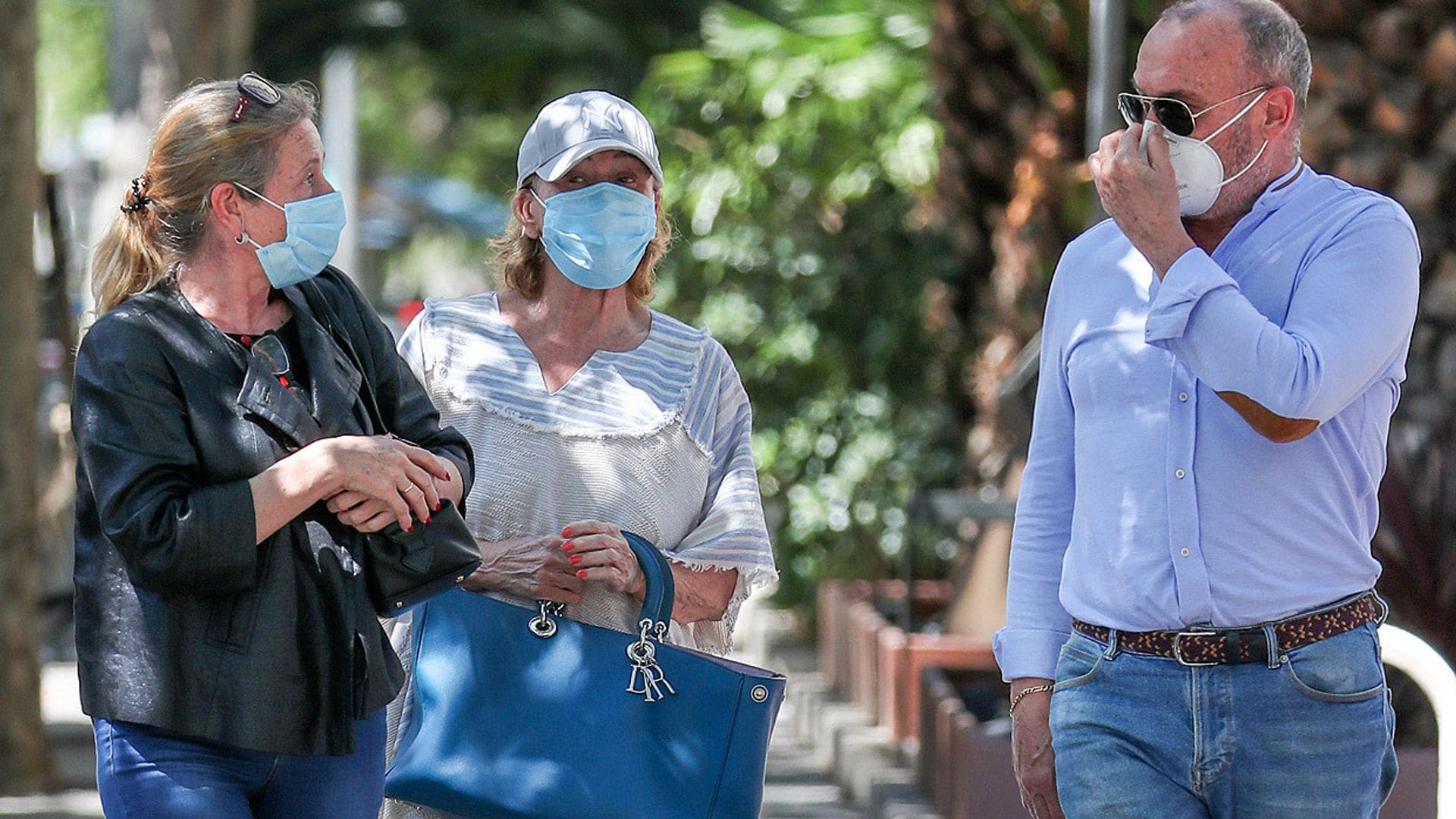 Los hermanos de Mila Ximénez, una piña en torno a ella cuando comienza su tratamiento contra el cáncer