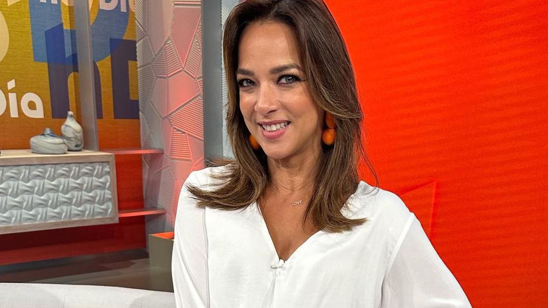 Adamari López ya está lista para la Navidad, ¡tienes que ver su espectacular arbolito!