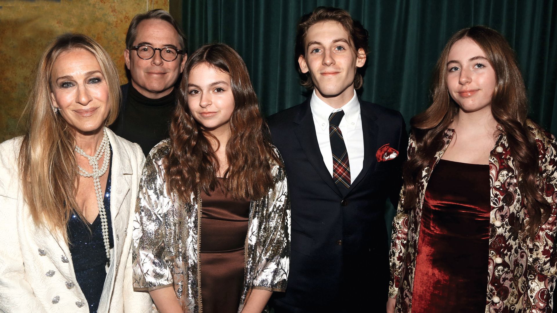 Junto a su marido, el actor Matthew Broderick, y sus tres hjos: James Wilkie, de 22 años, y las gemelas Loretta y Tabitha, que tienen 16