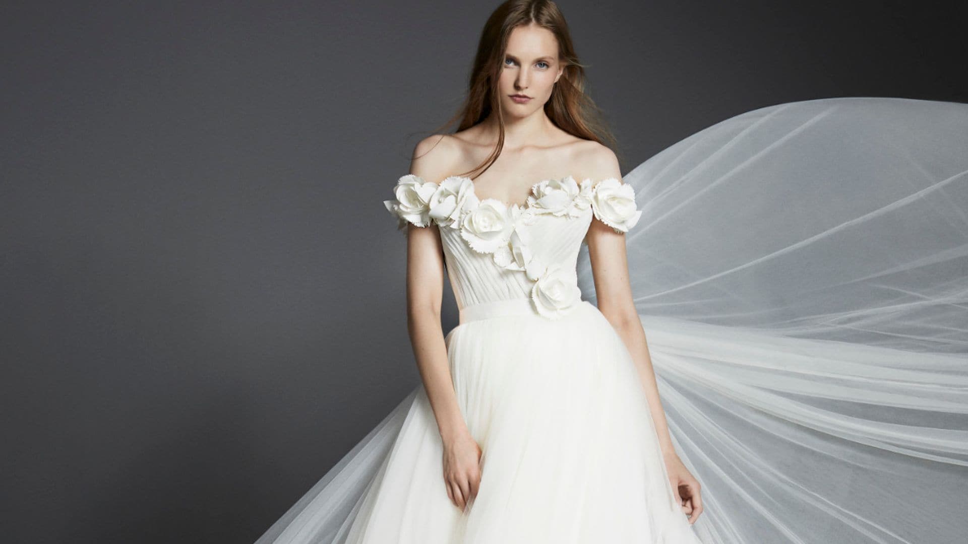 El (esperado) regreso de las flores 3D a los vestidos de novia que anticipa Victor&Rolf