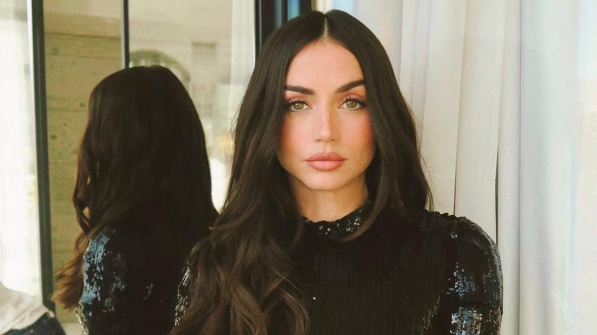 Ana de Armas en la 'Fashion Week' de París