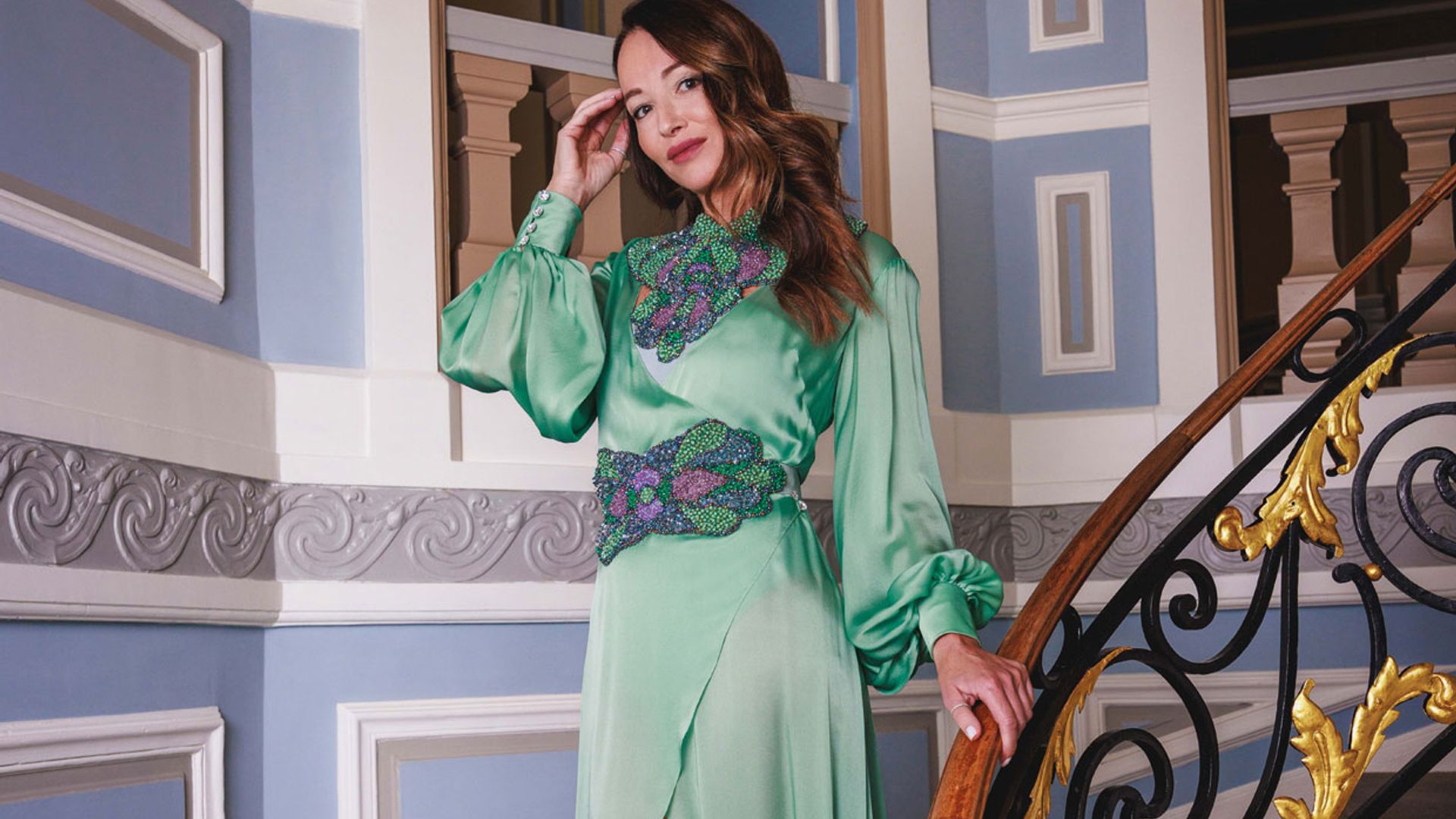 Batines de satén, caftanes y piedras preciosas: la 'conscious couture' tiene sello español