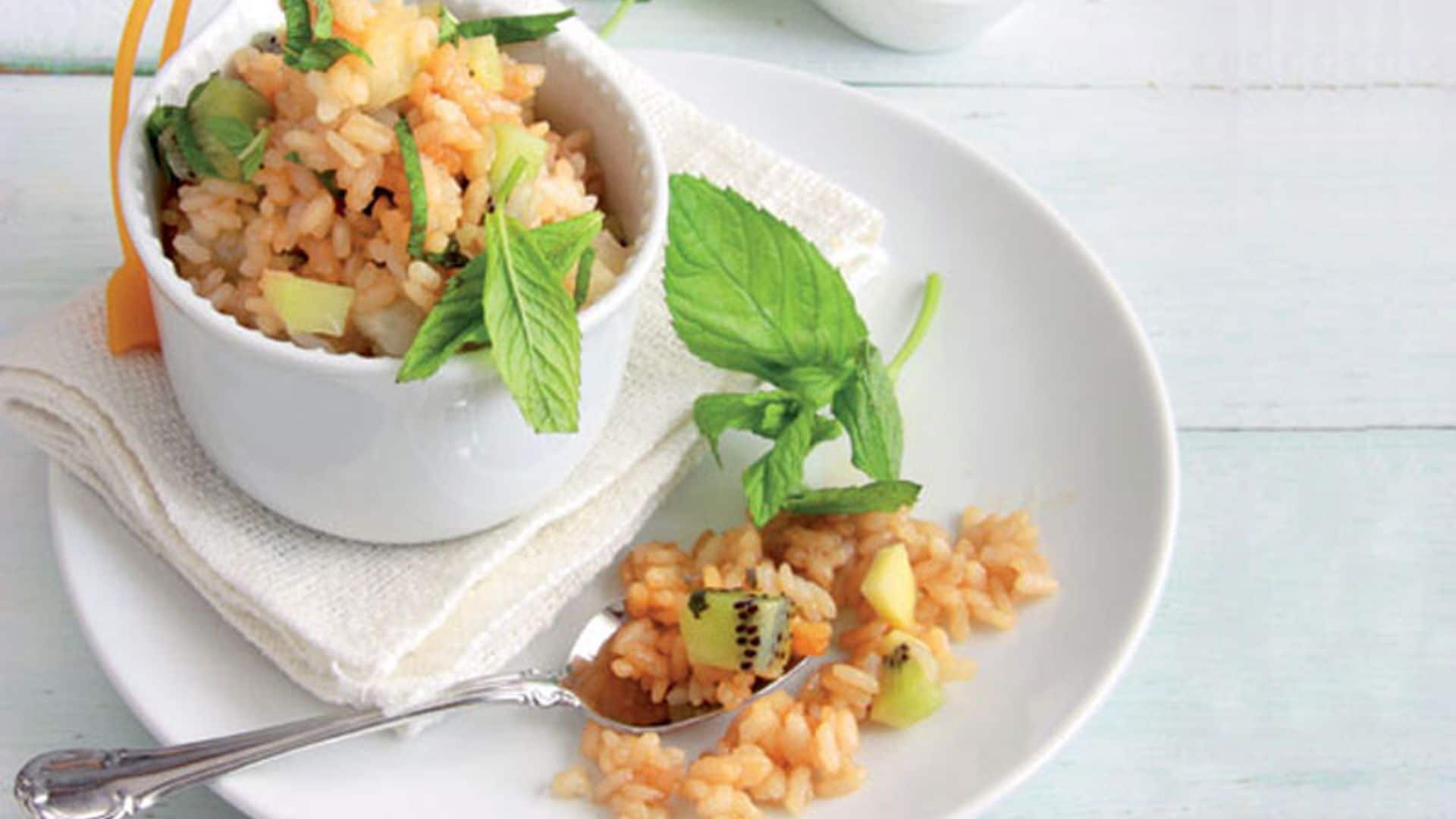 Ensalada oriental de arroz con fruta