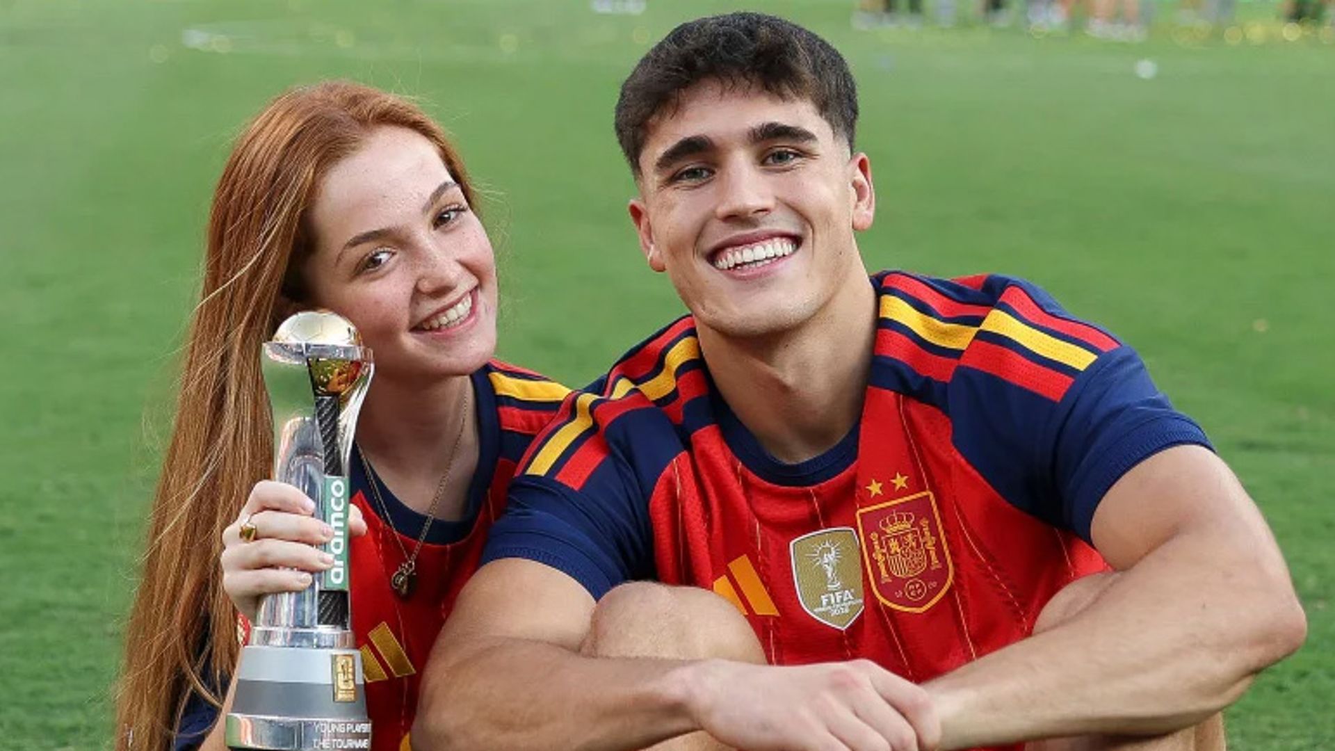 ​​​​​El futbolista Pau Cubarsí, ídolo del FC Barcelona y la Selección, rompe con su novia Martina Riera
