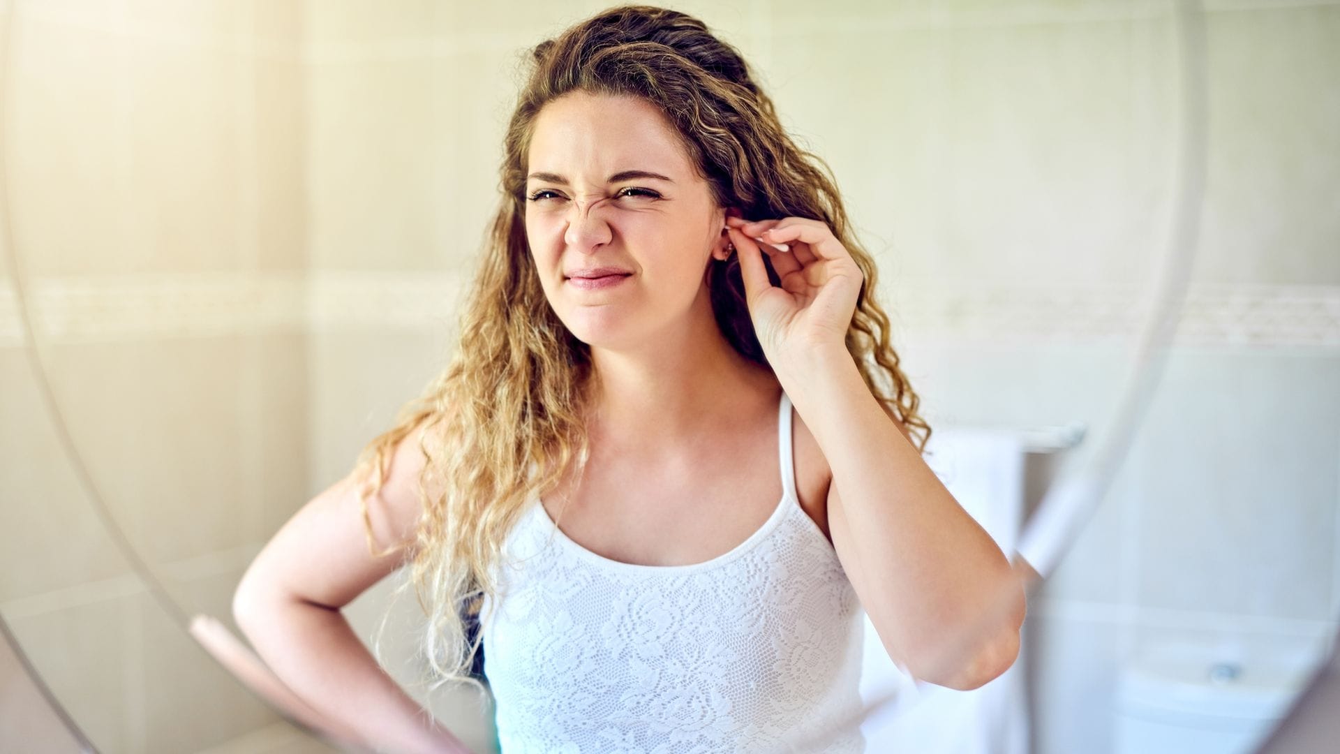 No tires los bastoncillos de algodón: 12 usos asombrosos y seguros que nada tienen que ver con tus oídos