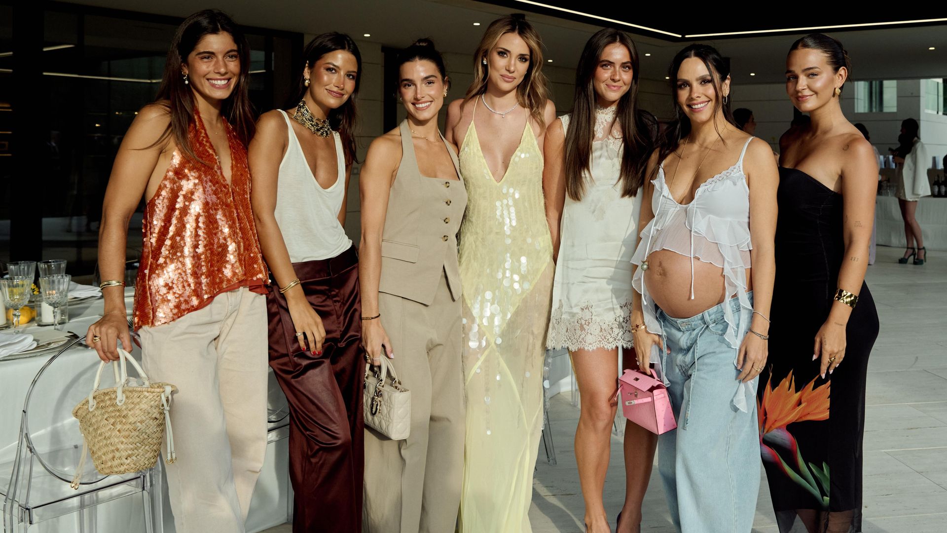 Entramos en exclusiva en la espectacular cena que Alice Campello organizó en su casa de Madrid para sus amigas