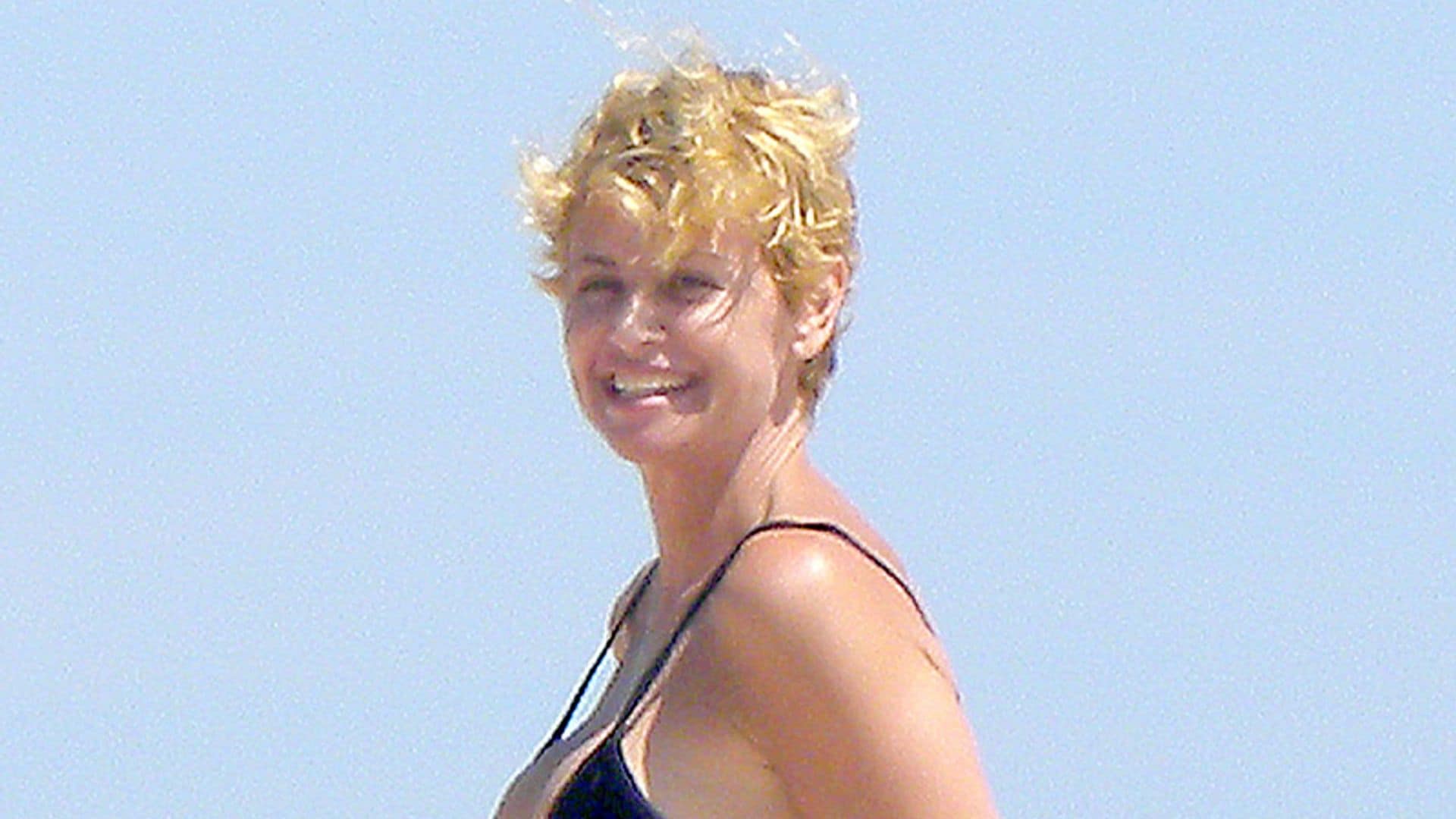 Los días de sol y playa de Esther Arroyo con sus hijos y su marido