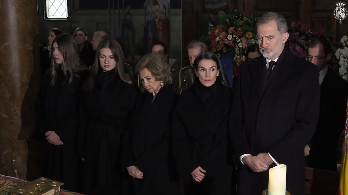 Todas las imágenes de la emotiva e íntima ceremonia de Irene de Grecia con doña Sofía rota de emoción