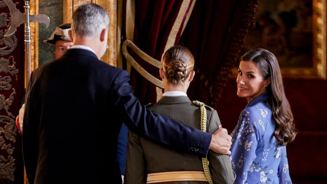 Reina Letizia, rey Felipe y princesa Leonor en el 12 de octubre de 2023