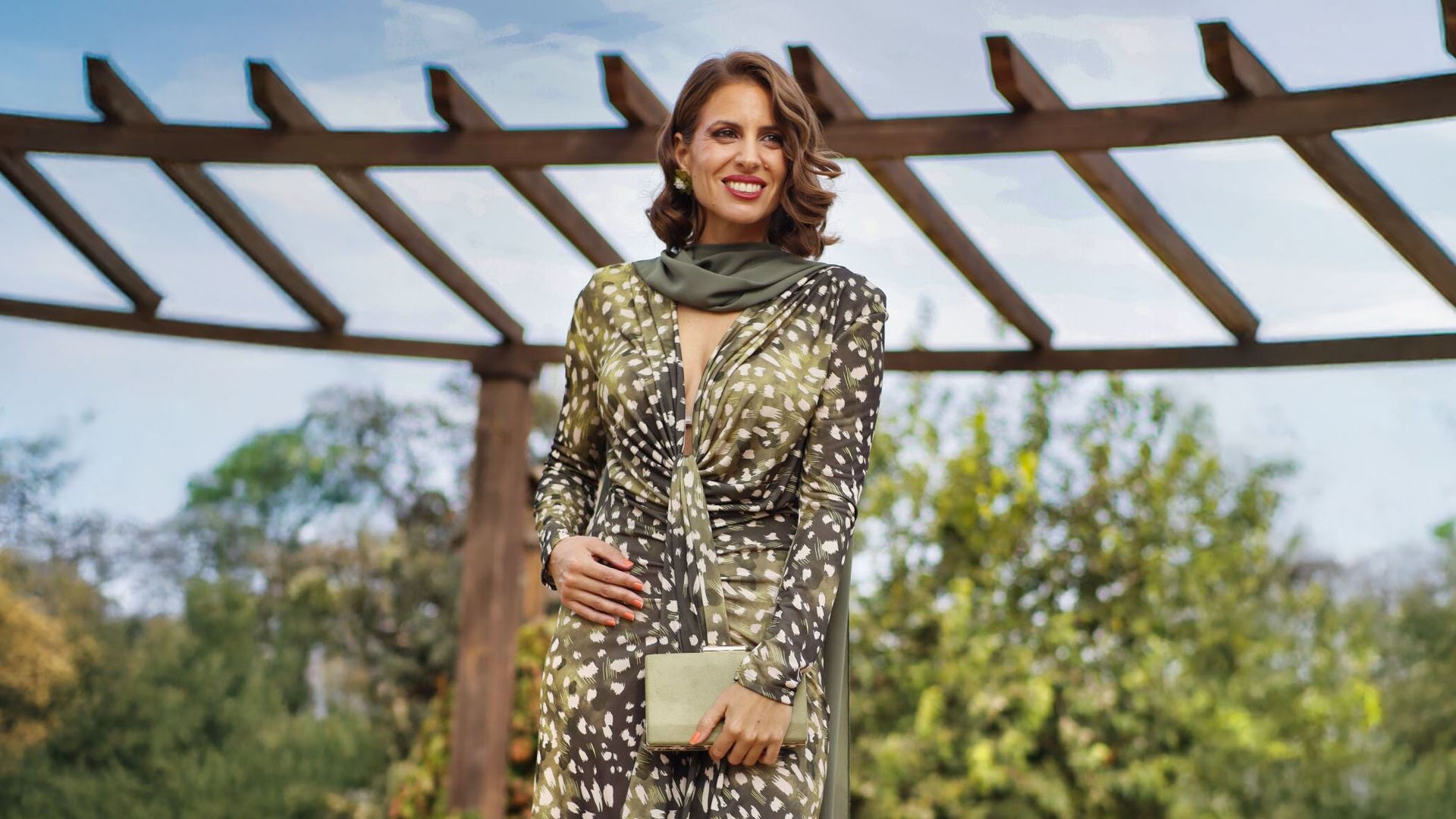 10 vestidos de madrina lisos que además de ser sencillos y elegantes estilizan la figura