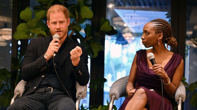 El príncipe Harry y Sophie Chandouka en un acto filantrópico en Miami en abril de 2024, antes de que se produjera la grabación por parte de Netflix del partido benéfico de polo que había organizado Sentebale