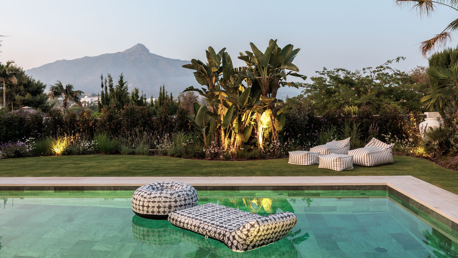 Proyecto del estudio GC Studio: zona de piscina