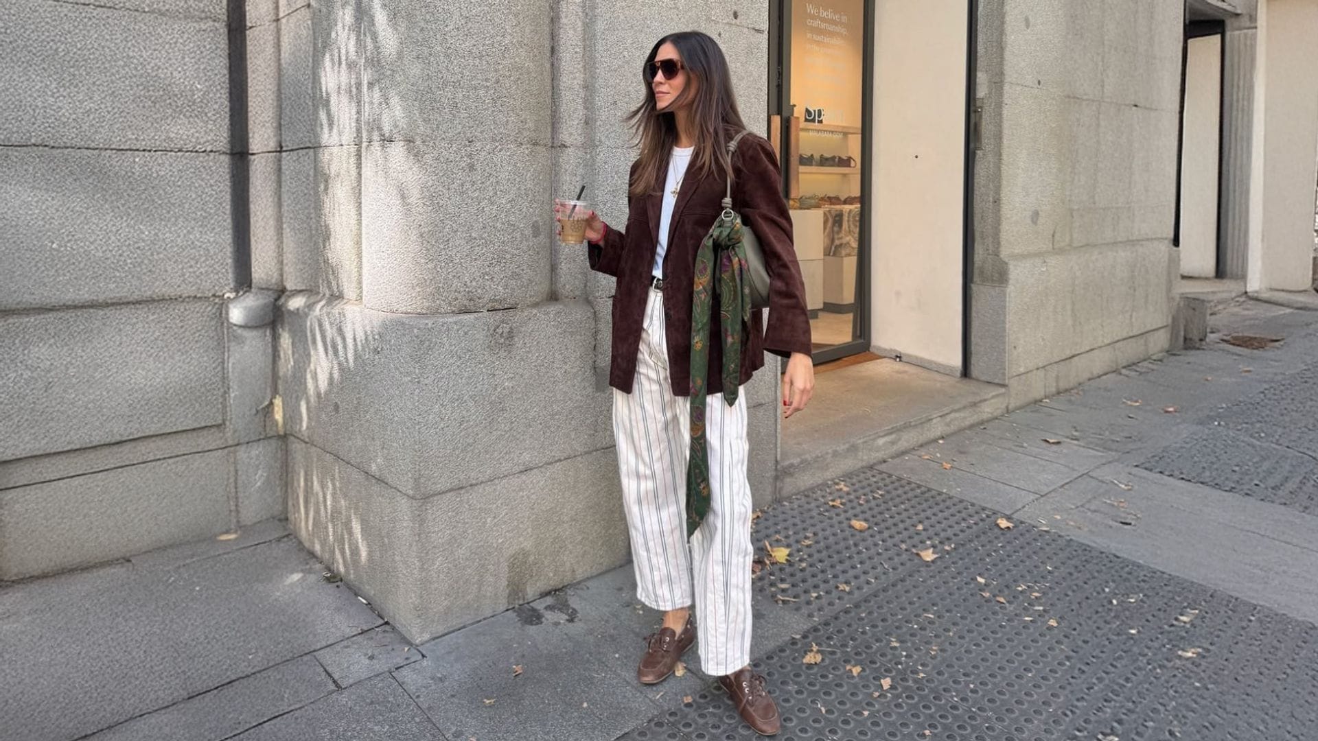 Lucía Páramo con mocasines