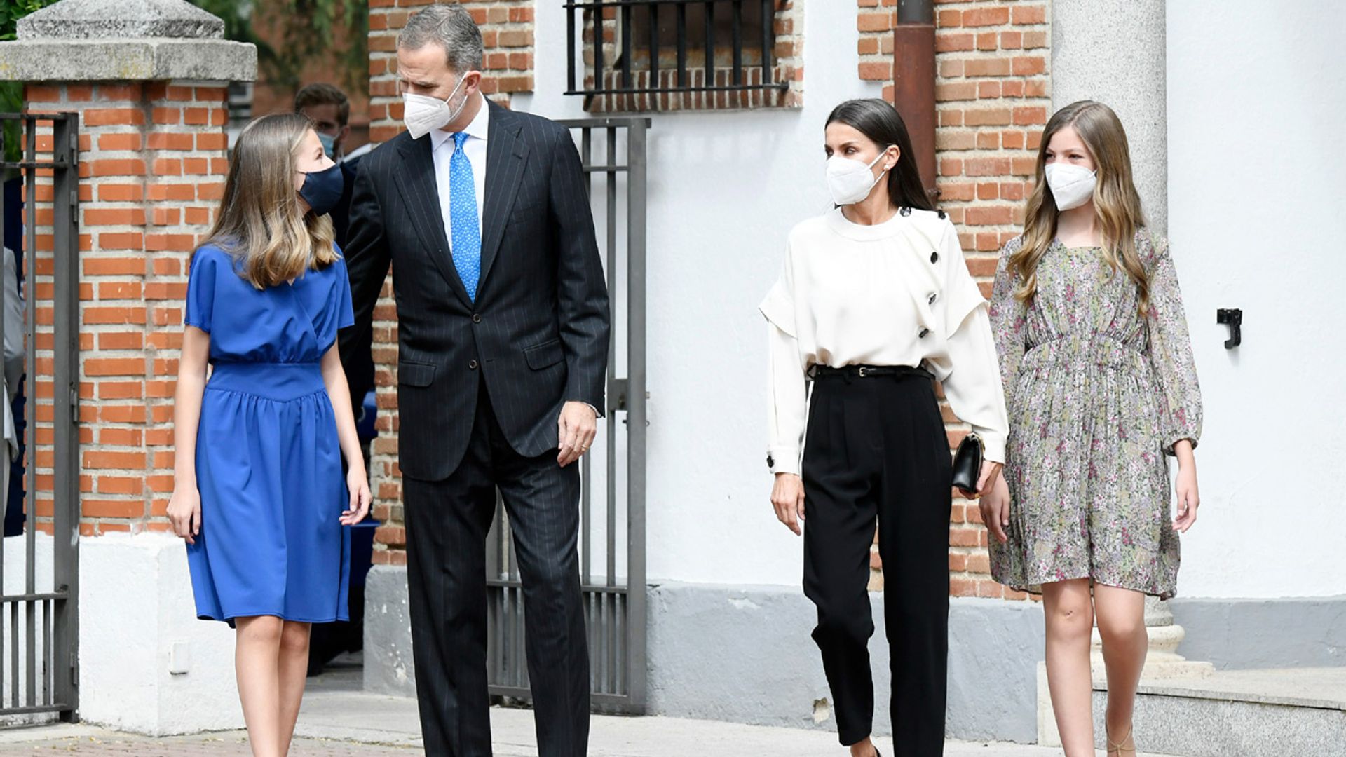 La princesa Leonor recibe la Confirmación acompañada por los Reyes y la infanta Sofía