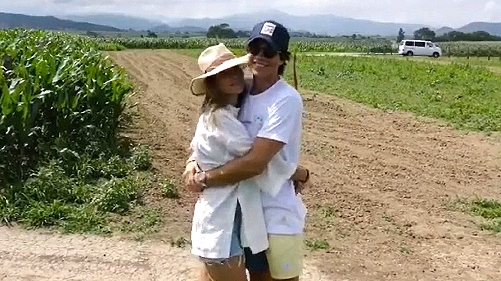 Las imágenes más románticas (y espectaculares) de las vacaciones de María Pombo y Pablo Castellano