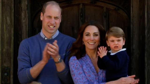El príncipe William y su esposa Kate con sus hijos George, Charlotte y Louis.