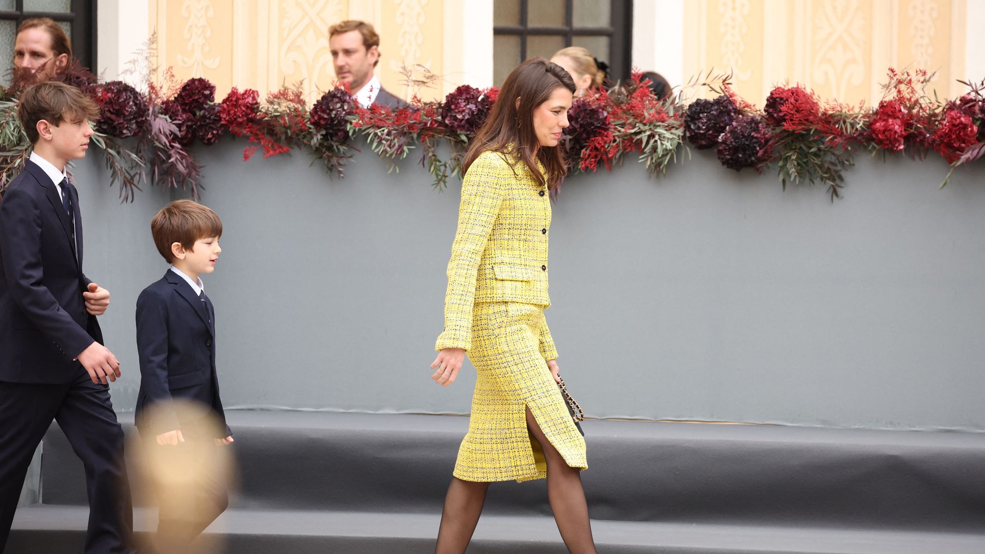 Charlotte Casiraghi lució un conjunto amarillo para el gran evento.